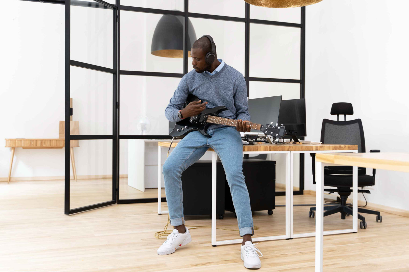 Ergonomic office chair with adjustable armrests